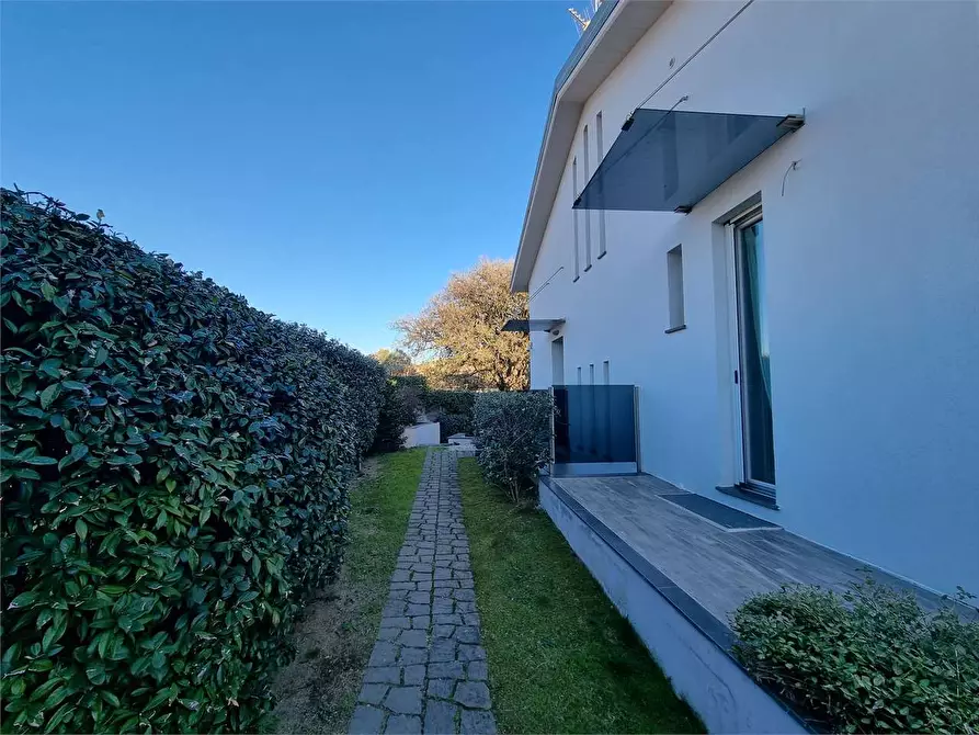 Immagine 3 di Villa in vendita  in VIA FIUME NETO  a Catanzaro