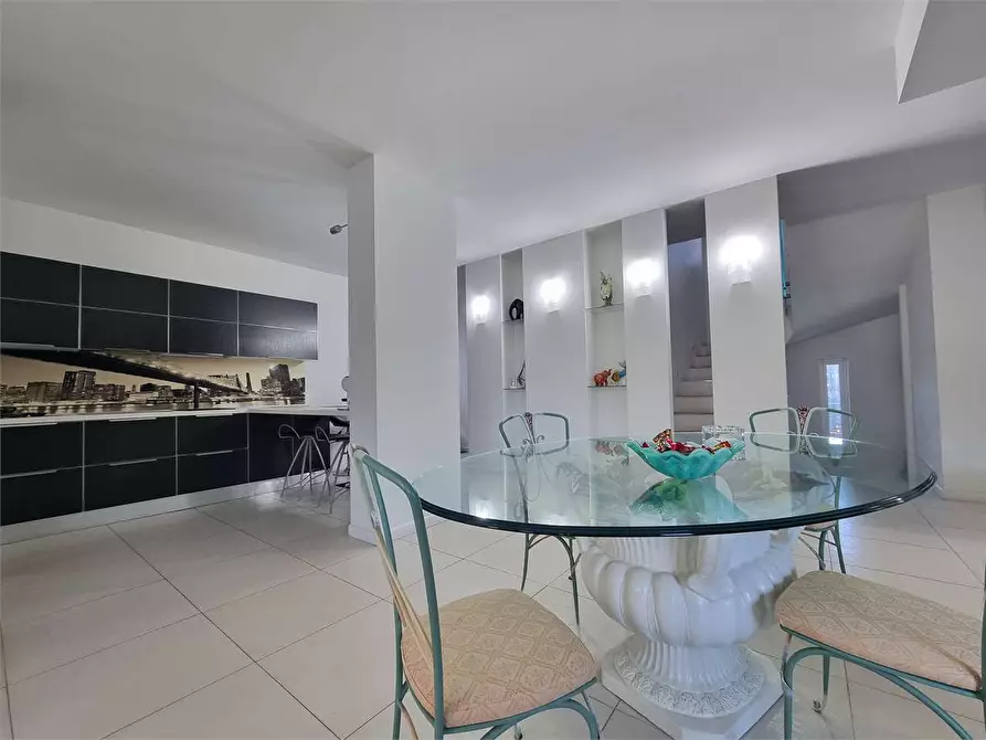 Immagine 12 di Villa in vendita  in VIA FIUME NETO  a Catanzaro