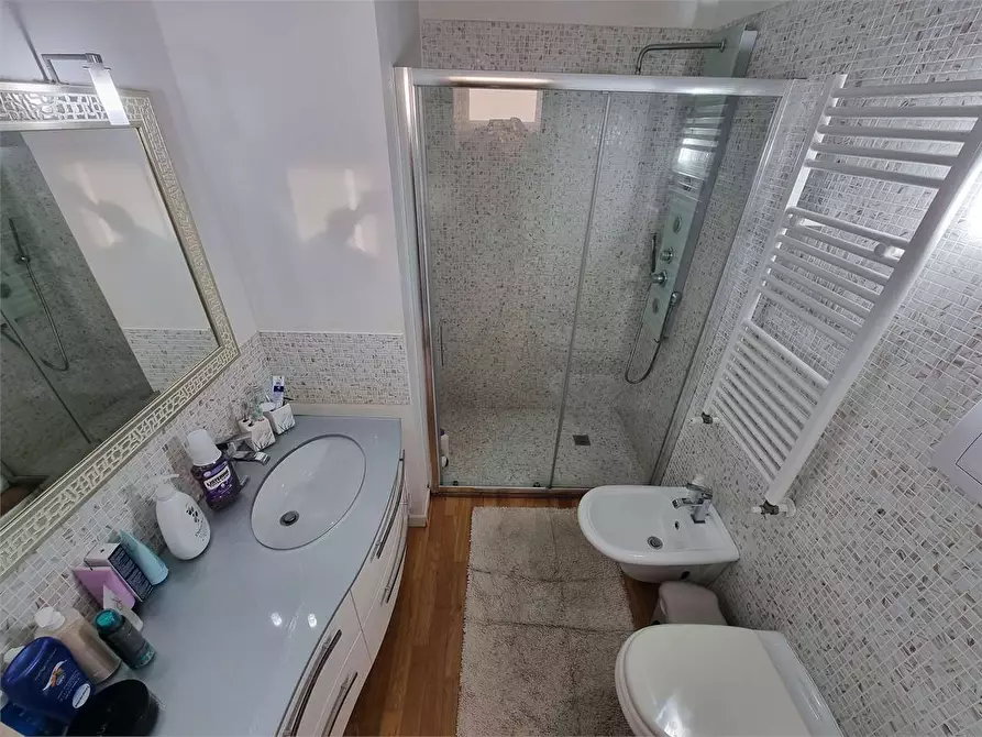 Immagine 28 di Villa in vendita  in VIA FIUME NETO  a Catanzaro