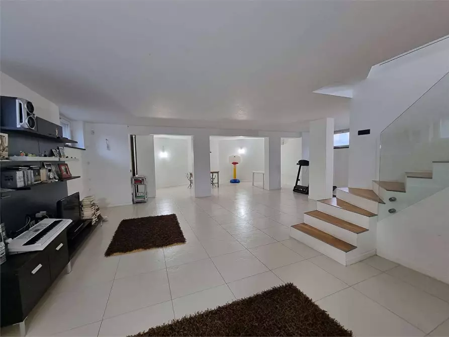 Immagine 32 di Villa in vendita  in VIA FIUME NETO  a Catanzaro
