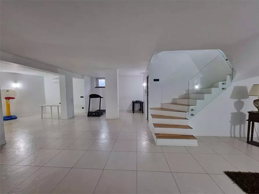 Immagine 33 di Villa in vendita  in VIA FIUME NETO  a Catanzaro