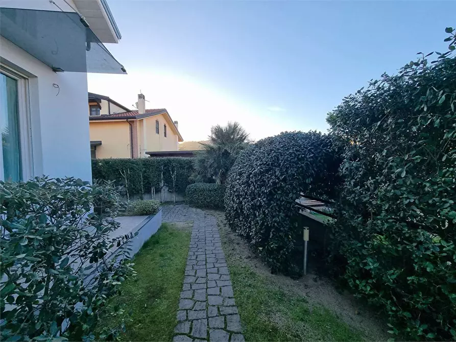 Immagine 37 di Villa in vendita  in VIA FIUME NETO  a Catanzaro