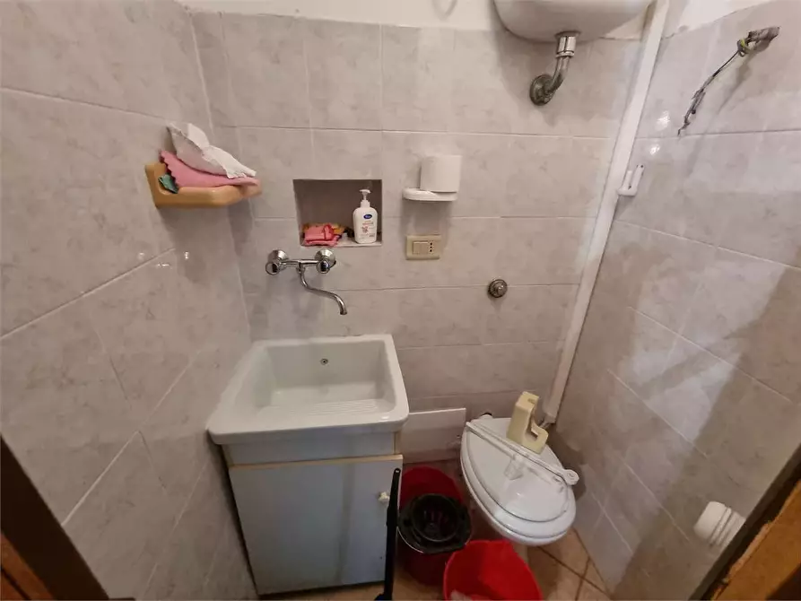 Immagine 8 di Bilocale in affitto  a Catanzaro