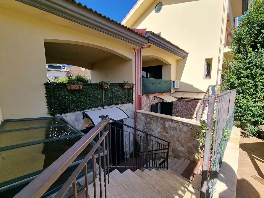 Immagine 3 di Casa bifamiliare in vendita  in VIA GIUSEPPE DI TARDO  a Catanzaro