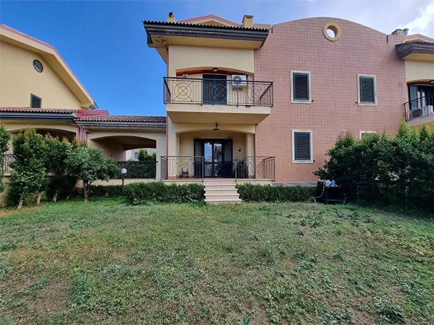 Immagine 19 di Casa bifamiliare in vendita  in VIA GIUSEPPE DI TARDO  a Catanzaro