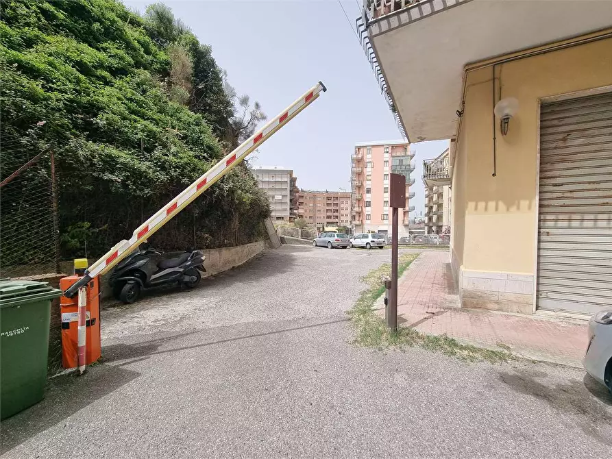 Immagine 4 di Appartamento in vendita  in via barrio  14 a Catanzaro