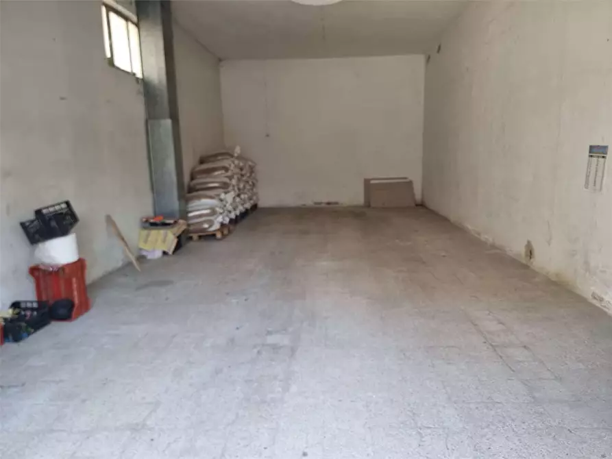 Immagine 4 di Magazzino in affitto  in Via caprera  68 a Catanzaro