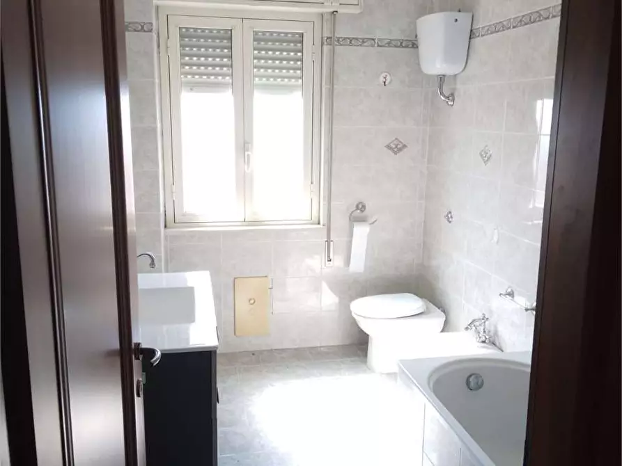Immagine 16 di Quadrilocale in affitto  in Via Vincenzo Lauro 19 a Catanzaro
