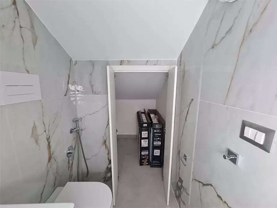 Immagine 11 di Appartamento in affitto  in VIA TORAZZO 6 a Catanzaro