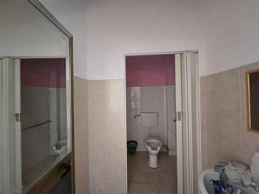 Immagine 3 di Negozio in affitto  in via Siracusa  a Catanzaro