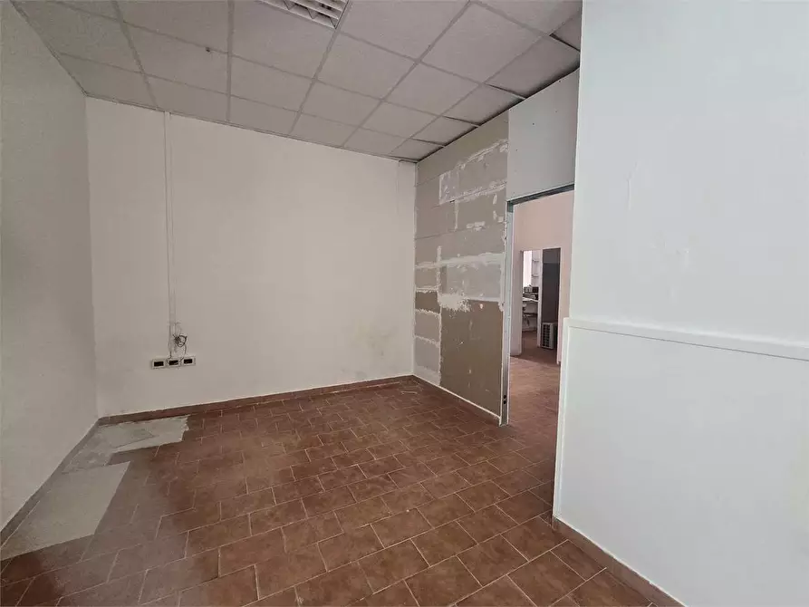 Immagine 6 di Negozio in affitto  in via Siracusa  a Catanzaro