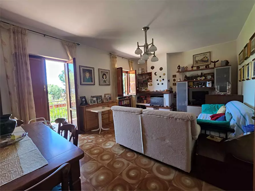 Immagine 5 di Appartamento in vendita  in Vicino a Piazzale Elvira Marincola Cattaneo 3 a Stalettì