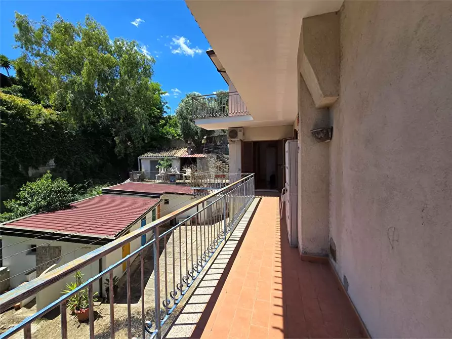 Immagine 10 di Appartamento in vendita  in Vicino a Piazzale Elvira Marincola Cattaneo 3 a Stalettì