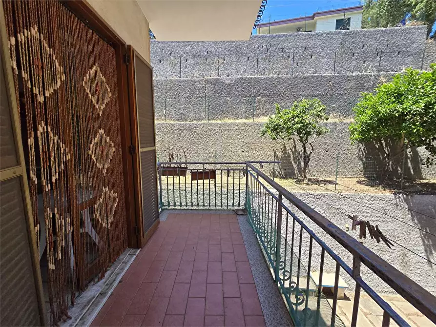 Immagine 18 di Appartamento in vendita  in Vicino a Piazzale Elvira Marincola Cattaneo 3 a Stalettì