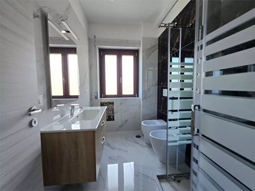 Immagine 5 di Appartamento in vendita  in Viale Emilia 64 a Catanzaro