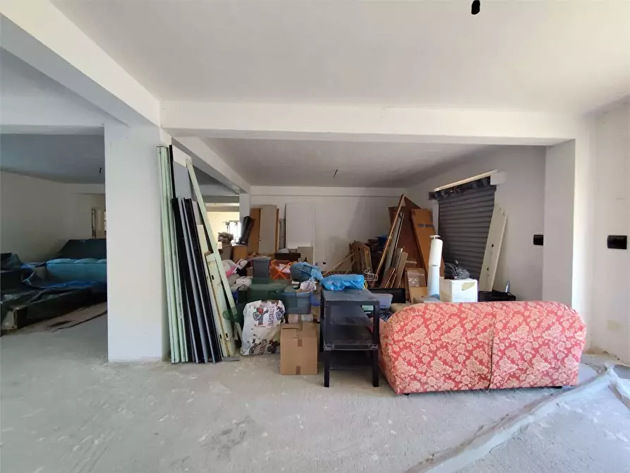 Immagine 3 di Negozio in affitto  a Squillace