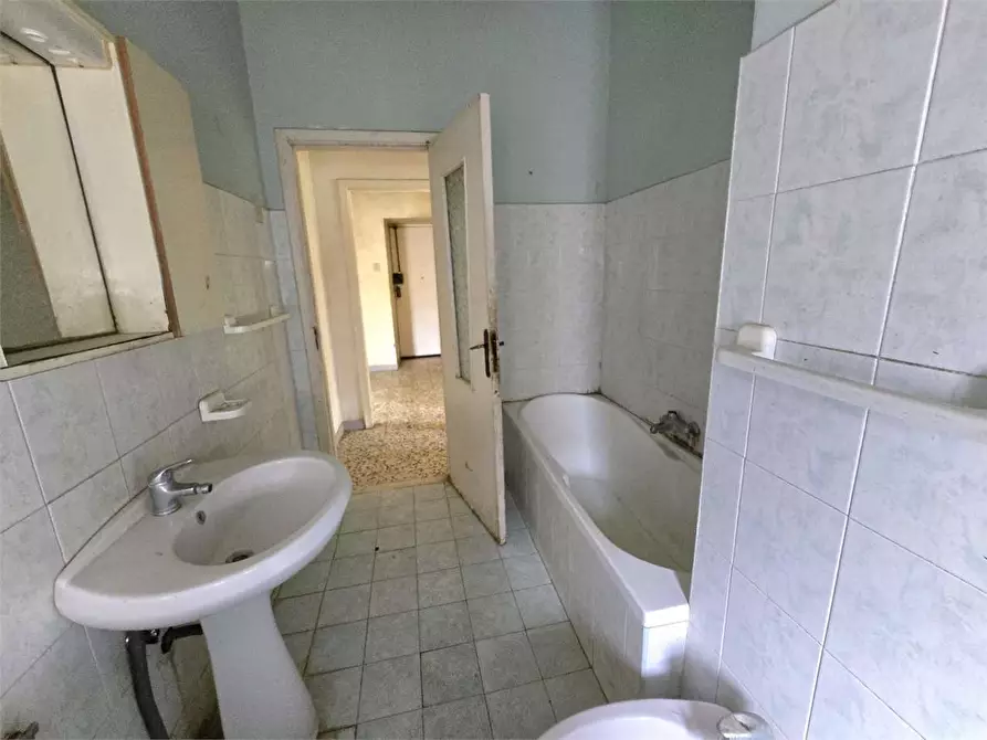 Immagine 11 di Quadrilocale in vendita  in VIA Emilia 26 a Catanzaro