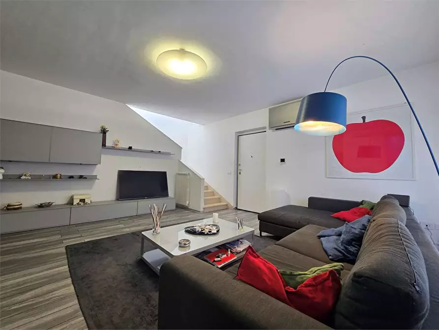 Immagine 8 di Casa bifamiliare in vendita  in traversa via trapani a Catanzaro