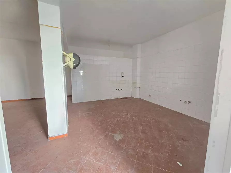 Immagine 9 di Magazzino in vendita  in Via vitaliano parrella a Settingiano