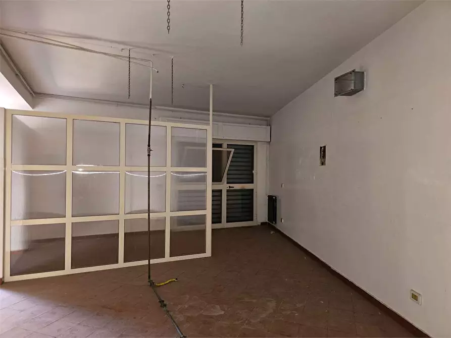 Immagine 10 di Magazzino in vendita  in Via vitaliano parrella a Settingiano