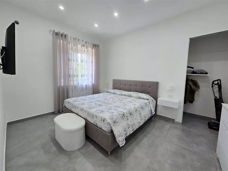 Immagine 7 di Villa in vendita  a Catanzaro