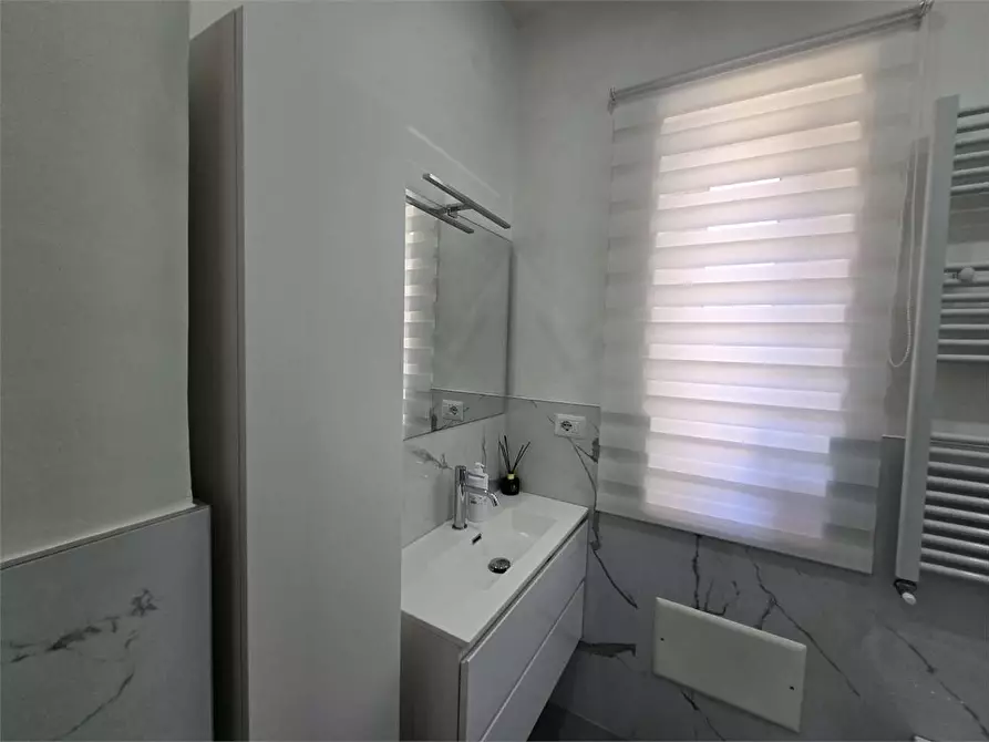 Immagine 14 di Villa in vendita  a Catanzaro