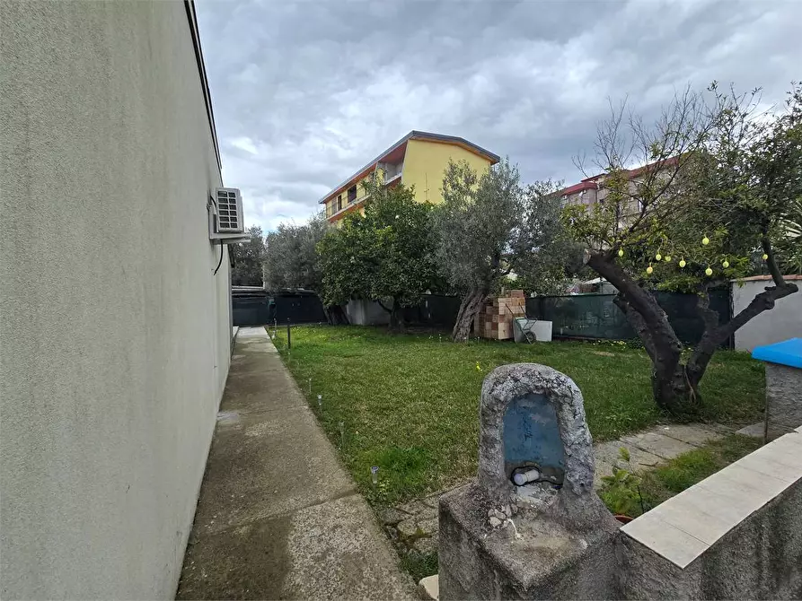 Immagine 29 di Villa in vendita  a Catanzaro
