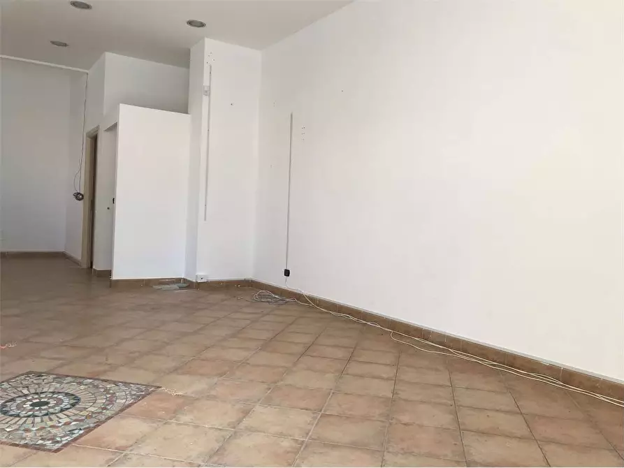 Immagine 3 di Negozio in affitto  a Catanzaro