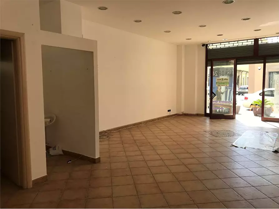 Immagine 6 di Negozio in affitto  a Catanzaro
