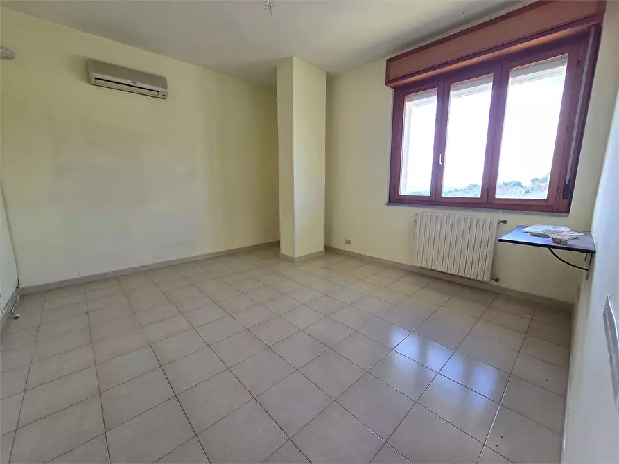 Immagine 9 di Ufficio in vendita  in Viale Pio X  196 a Catanzaro