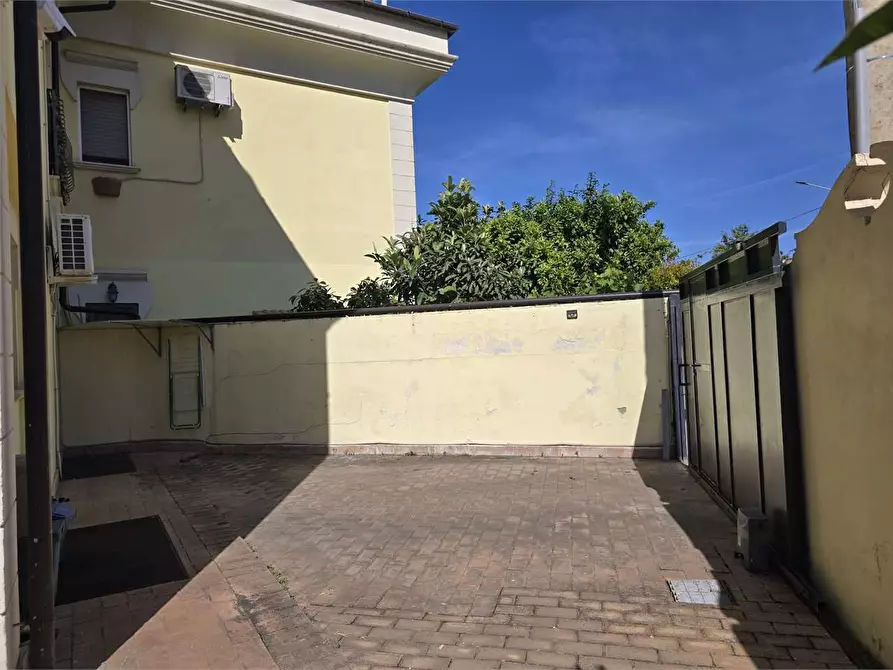 Immagine 3 di Appartamento in affitto  in Via Carlo Pisacane a Catanzaro