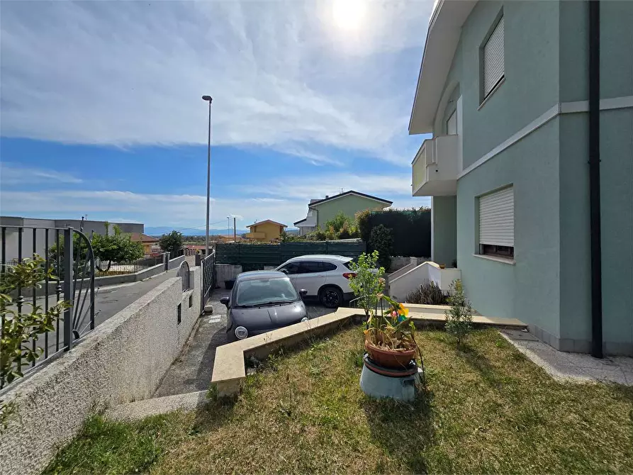Immagine 3 di Villetta a schiera in vendita  in Via iuzzolino 37 a Sellia Marina