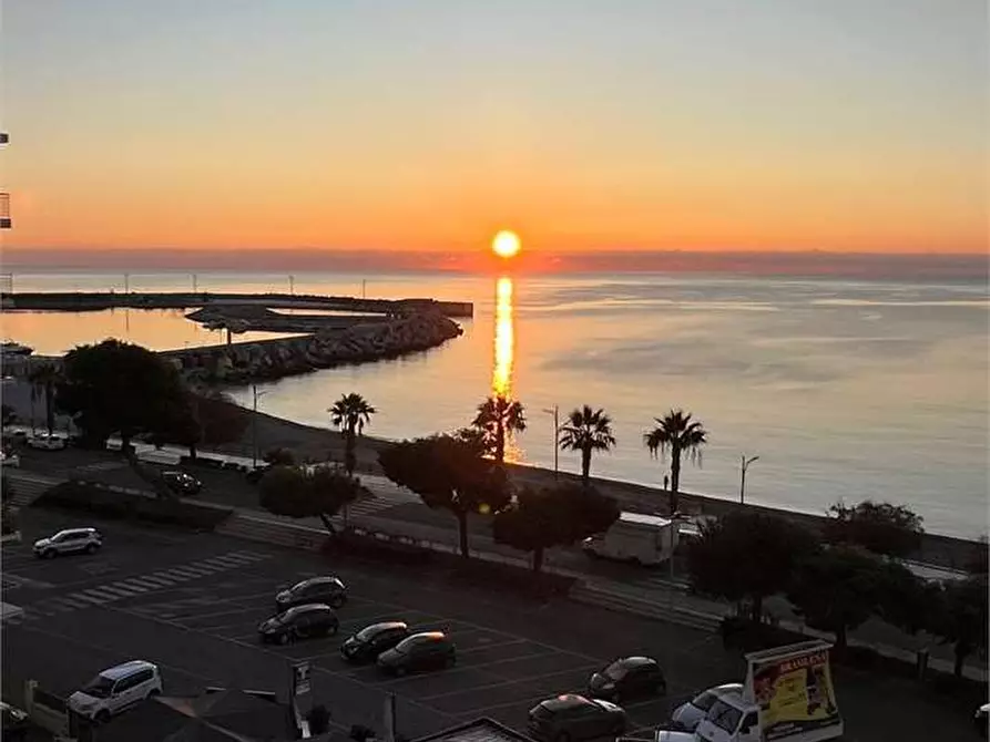 Immagine 1 di Quadrilocale in affitto  in via lungomare  313 a Catanzaro