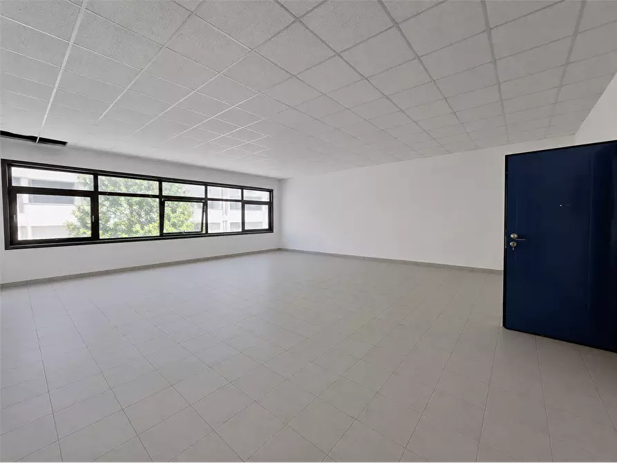 Immagine 3 di Ufficio in vendita  in Via Lucrezia della Valle  a Catanzaro