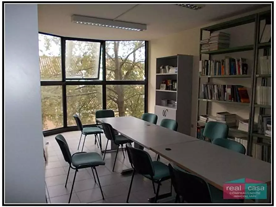 Immagine 2 di Ufficio in vendita  in via piave a Modena
