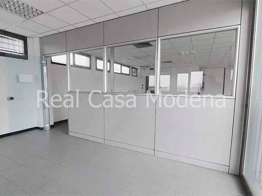 Immagine 5 di Ufficio in vendita  in Via Emilia Est a Modena