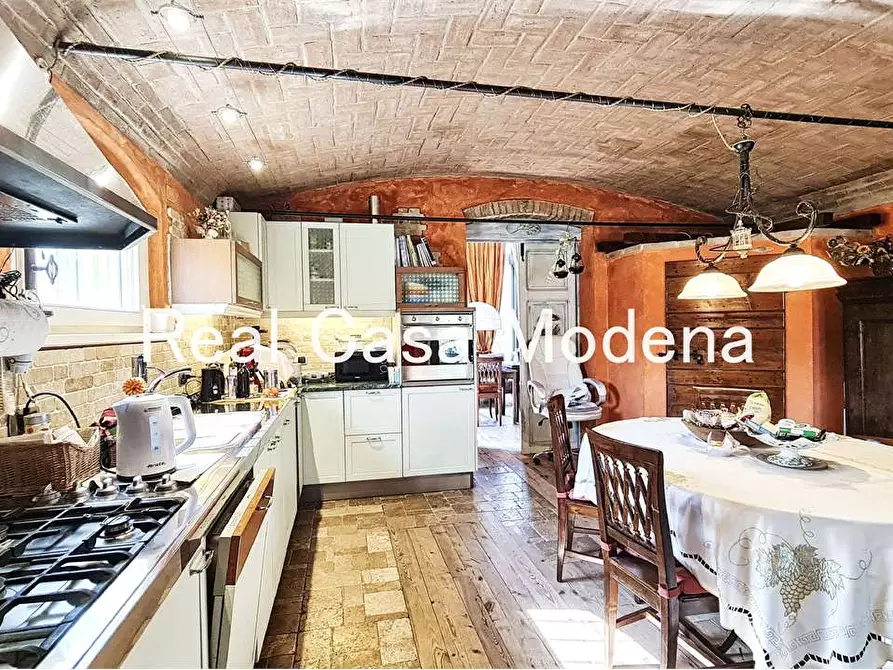 Immagine 5 di Rustico / casale in vendita  in Via Canaletto a Modena