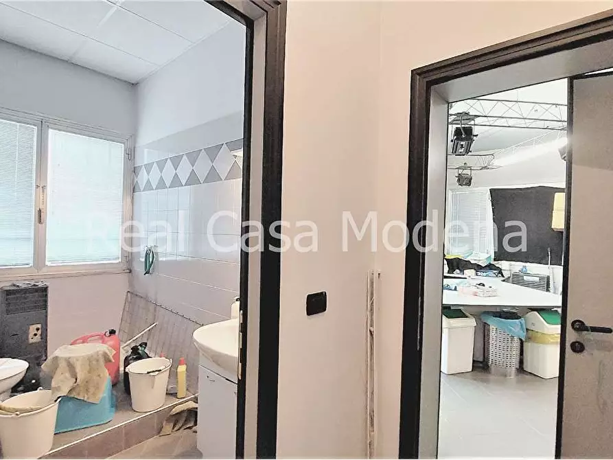 Immagine 4 di Ufficio in affitto  in Via Emilia Ovest  a Modena