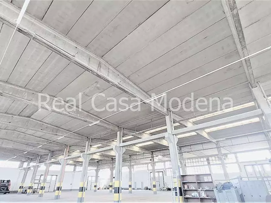 Immagine 3 di Capannone industriale in vendita  a Modena
