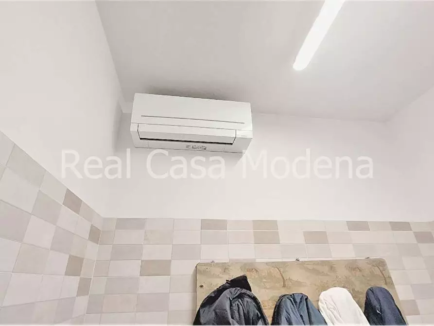 Immagine 13 di Capannone industriale in vendita  a Modena