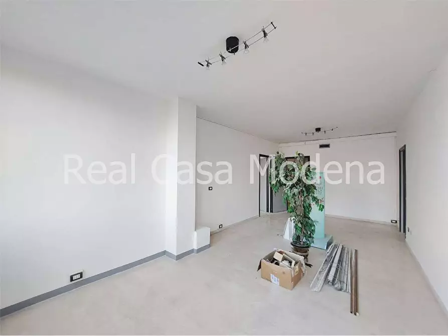Immagine 15 di Ufficio in vendita  in Via Cagliostro a Modena