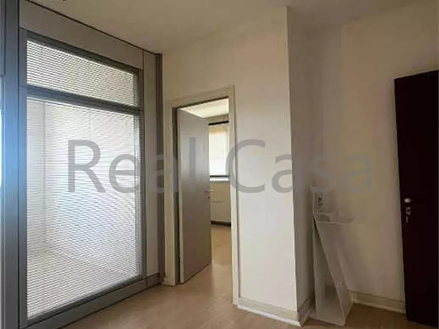 Immagine 3 di Ufficio in affitto  in Via Scaglia Est a Modena