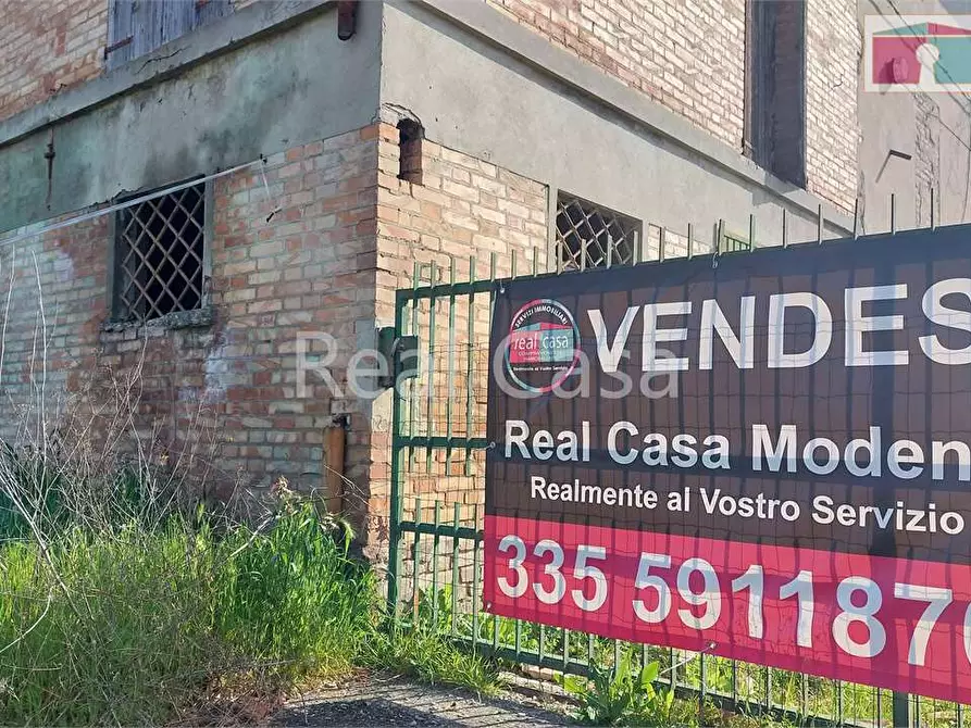 Immagine 1 di Rustico / casale in vendita  a Modena