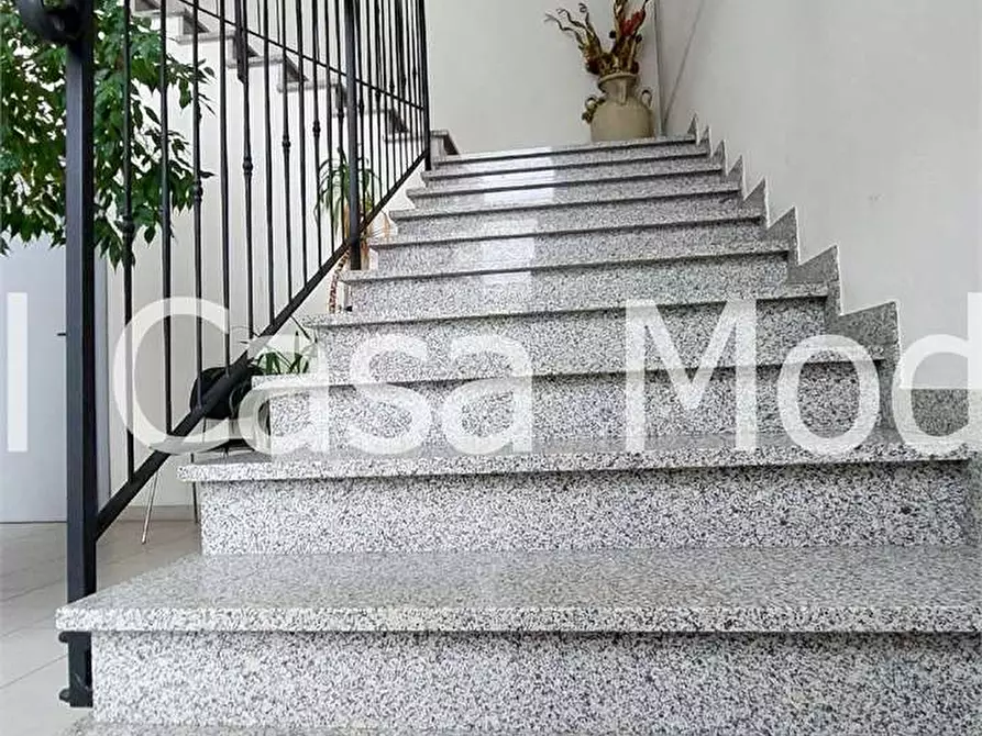 Immagine 5 di Ufficio in affitto  a Modena