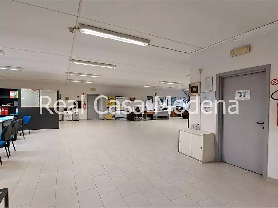 Immagine 12 di Ufficio in affitto  a Modena