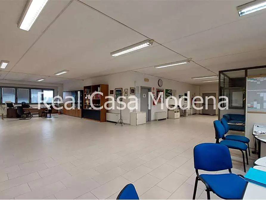 Immagine 13 di Ufficio in affitto  a Modena