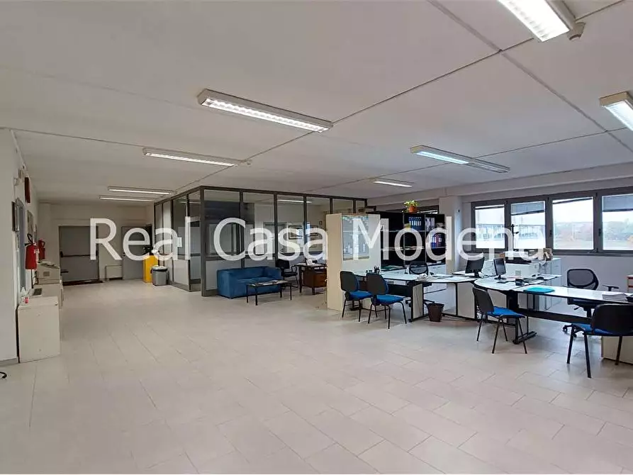 Immagine 15 di Ufficio in affitto  a Modena