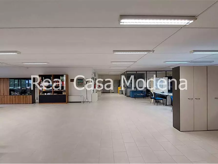 Immagine 17 di Ufficio in affitto  a Modena