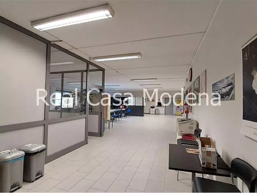 Immagine 18 di Ufficio in affitto  a Modena