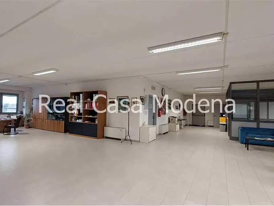 Immagine 23 di Ufficio in affitto  a Modena